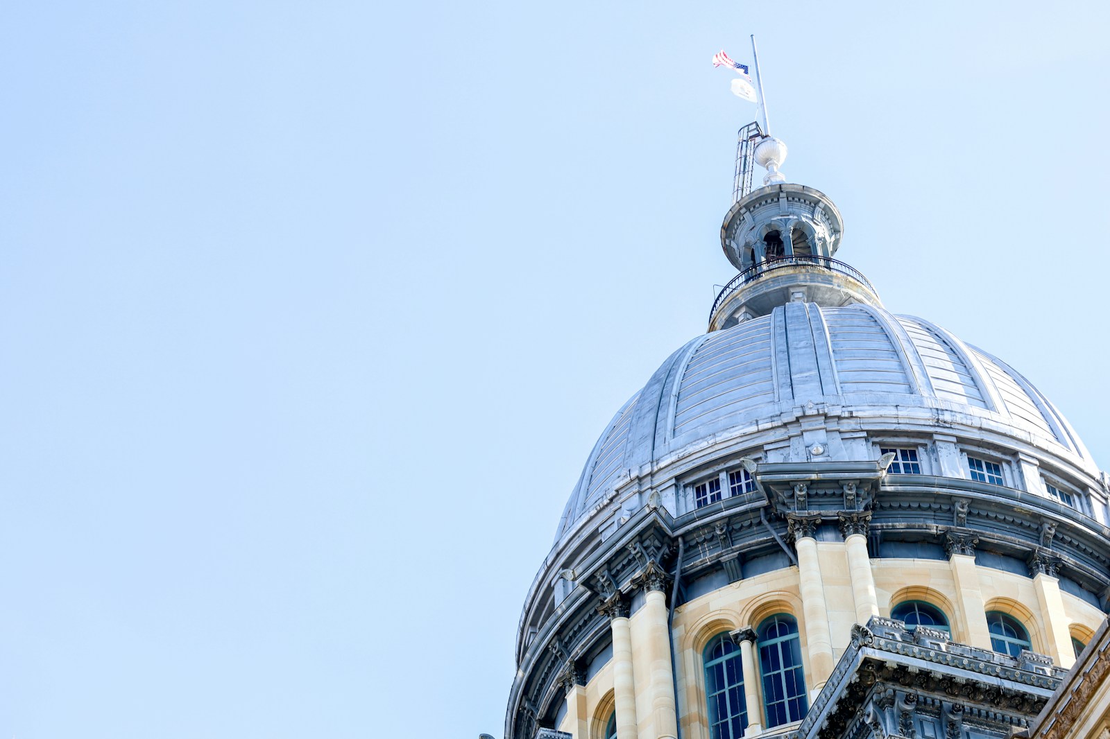 Exterior close up of the Illinois Capitol dome
